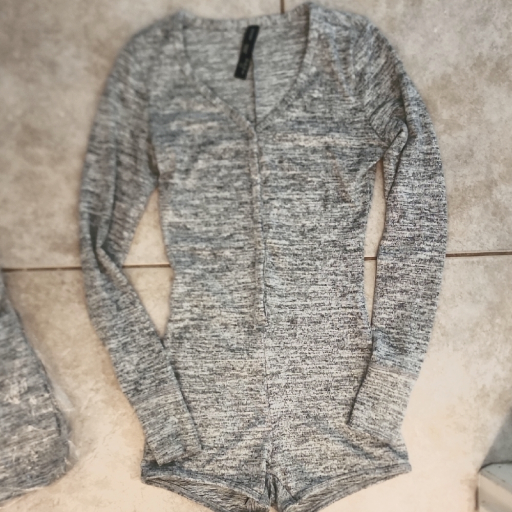 Gray Long Sleeve Bodysuit Size M